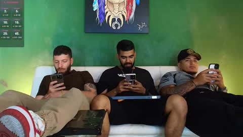 SCOTT  THEO  KAMERON  GENDERSON online show from January 7, 10:12 pm