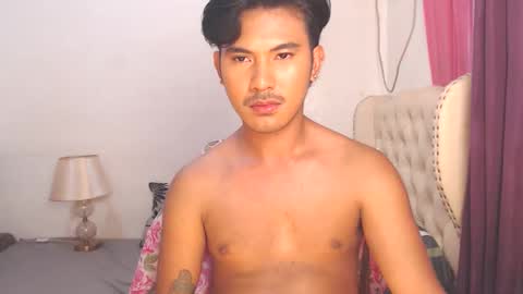 Snapshot of the_killian_jones chatting on February 16, 12:08 am ken online show from February 16, 12:08 am