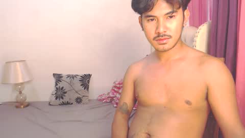 Snapshot of the_killian_jones chatting on February 20, 11:32 pm ken online show from February 20, 11:32 pm