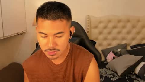 Snapshot of the_killian_jones chatting on September 18, 11:18 pm ken online show from September 18, 11:18 pm