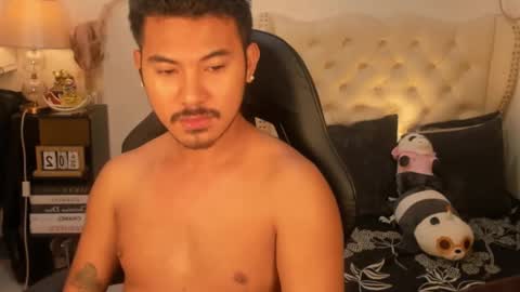 Snapshot of the_killian_jones chatting on October 9, 4:05 pm ken online show from October 9, 4:05 pm