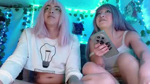 Snapshot of the_lesbian_game chatting on January 26, 7:32 am the_lesbian_game online show from January 26, 7:32 am