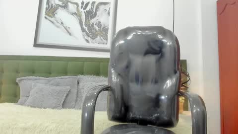 Snapshot of the_mark_king chatting on April 29, 5:30 pm T H E M A R K K I N G online show from April 29, 5:30 pm