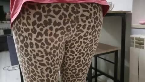 Snapshot of the_naked_pianists chatting on December 18, 9:32 pm Stephan 34 Cassandra 25 online show from December 18, 9:32 pm