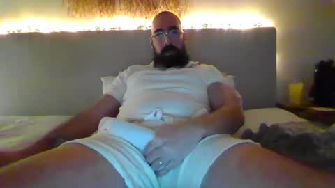 Snapshot of the_orcadian chatting on February 5, 9:19 pm bigdick online show from February 5, 9:19 pm