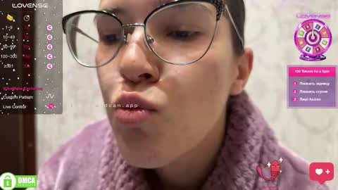 Snapshot of the_princese chatting on October 5, 9:07 am Alice online show from October 5, 9:07 am