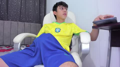 the_skinnyguys online show from January 28, 10:45 pm