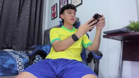 the_skinnyguys online show from December 18, 11:55 pm