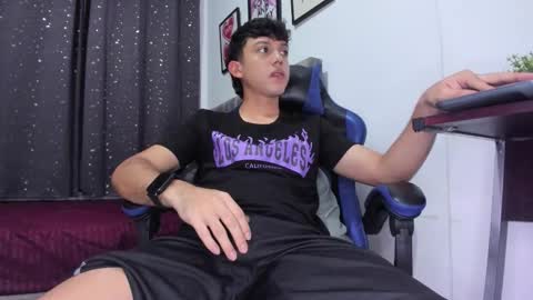 the_skinnyguys online show from January 15, 11:30 pm