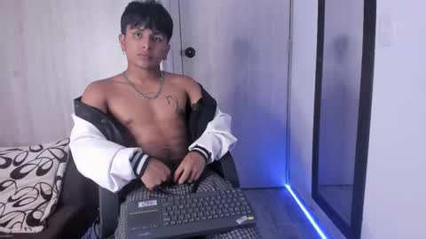 Snapshot of the_weed_guys chatting on September 13, 11:15 pm Danny online show from September 13, 11:15 pm