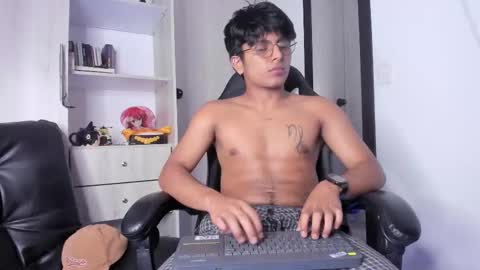 Snapshot of the_weed_guys chatting on November 9, 1:04 am Danny online show from November 9, 1:04 am