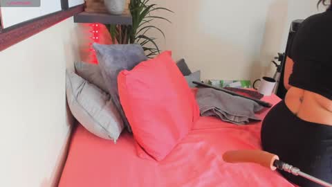 K R I S T E N online show from December 19, 8:34 pm