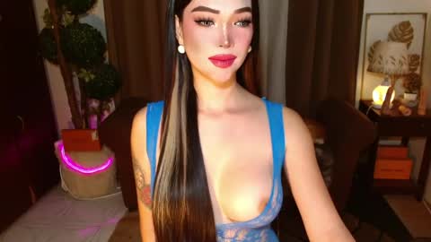 thea_whong online show from April 17, 4:59 am