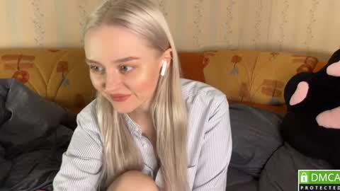 Snapshot of thealiceland chatting on June 29, 7:58 pm Alice online show from June 29, 7:58 pm