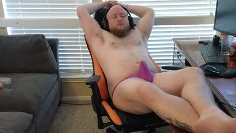 Snapshot of theballboy chatting on March 27, 5:01 pm theballboy online show from March 27, 5:01 pm