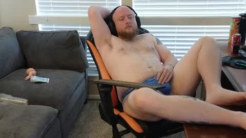 Snapshot of theballboy chatting on March 31, 5:13 pm theballboy online show from March 31, 5:13 pm