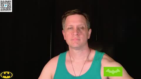 Snapshot of thebatandthecat10 chatting on April 6, 2:09 am ISABELLA or MATT online show from April 6, 2:09 am