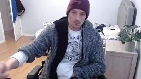 Snapshot of thebigbamboo26 chatting on February 15, 4:25 pm thebigbamboo26 online show from February 15, 4:25 pm