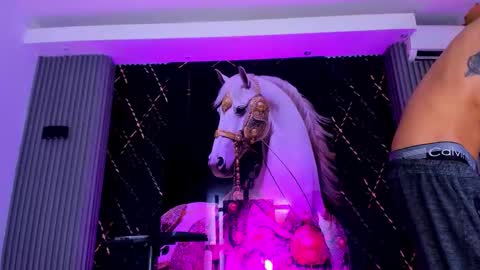 DEAN AND MARY online show from February 4, 1:17 pm