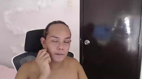 Snapshot of thebitch_cowbell chatting on October 13, 10:59 am thebitch_cowbell online show from October 13, 10:59 am