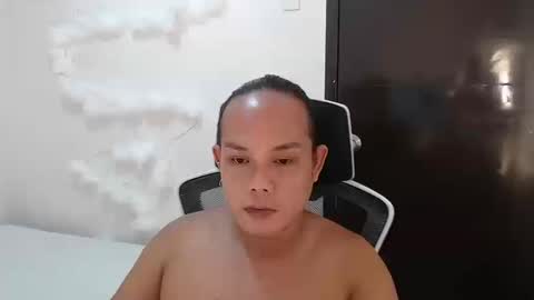 Snapshot of thebitch_cowbell chatting on October 14, 2:40 pm thebitch_cowbell online show from October 14, 2:40 pm