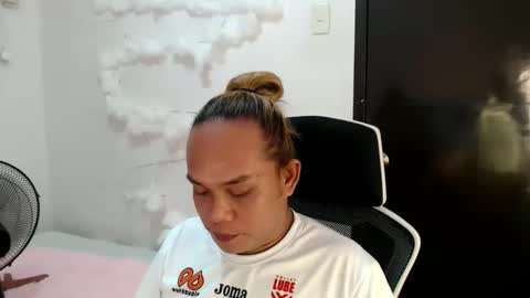 Snapshot of thebitch_cowbell chatting on October 17, 7:38 pm thebitch_cowbell online show from October 17, 7:38 pm