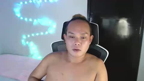 Snapshot of thebitch_cowbell chatting on October 27, 9:08 pm thebitch_cowbell online show from October 27, 9:08 pm