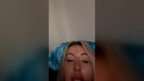 theblondebunni online show from April 2, 5:10 pm