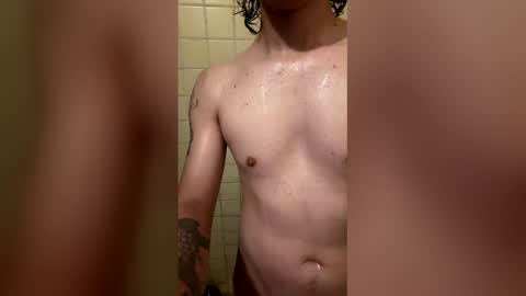 Snapshot of thebonelessboy chatting on February 21, 7:09 am The Boneless Boy online show from February 21, 7:09 am