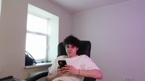 Snapshot of thebrad_holloway chatting on March 8, 2:21 pm Thebrad H online show from March 8, 2:21 pm