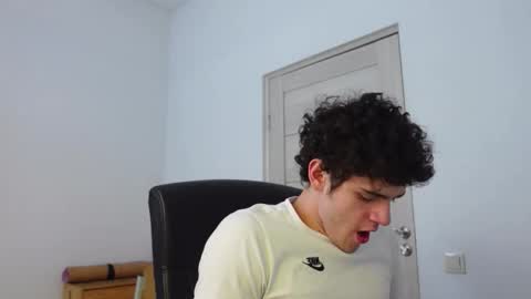 Snapshot of thebrad_holloway chatting on March 31, 1:44 pm Thebrad H online show from March 31, 1:44 pm