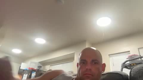 Snapshot of thebuzz777 chatting on November 12, 5:57 pm theBuzz777 online show from November 12, 5:57 pm