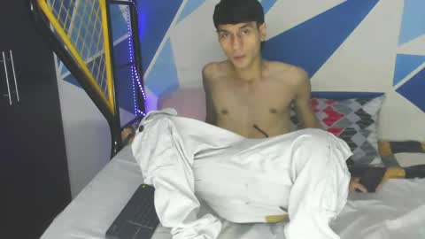 Snapshot of thedemonbroth3rs chatting on April 4, 1:15 am thedemonbroth3rs online show from April 4, 1:15 am