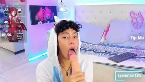 Snapshot of thedoll_ethan chatting on October 8, 7:44 pm ethan online show from October 8, 7:44 pm