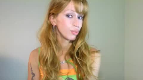 Snapshot of thedollxxxperience chatting on September 11, 9:04 pm Yolanda online show from September 11, 9:04 pm