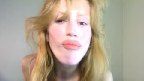 Snapshot of thedollxxxperience chatting on September 16, 6:42 pm Yolanda online show from September 16, 6:42 pm
