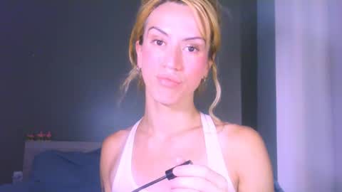 Snapshot of thedollxxxperience chatting on April 20, 11:39 pm Yolanda online show from April 20, 11:39 pm
