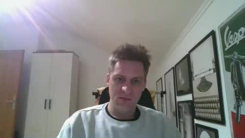 Snapshot of thedon2123 chatting on December 2, 10:01 pm thedon2123 online show from December 2, 10:01 pm