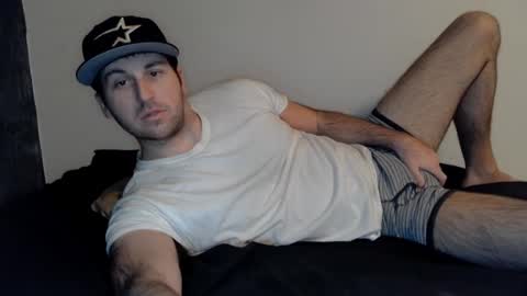 Snapshot of theetwohander chatting on January 19, 12:28 pm Theetwohander online show from January 19, 12:28 pm