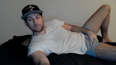 Snapshot of theetwohander chatting on February 3, 9:52 am Theetwohander online show from February 3, 9:52 am