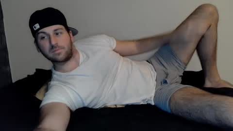 Snapshot of theetwohander chatting on February 6, 1:38 am Theetwohander online show from February 6, 1:38 am