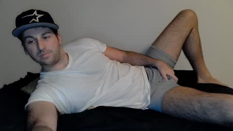 Snapshot of theetwohander chatting on February 7, 12:20 am Theetwohander online show from February 7, 12:20 am