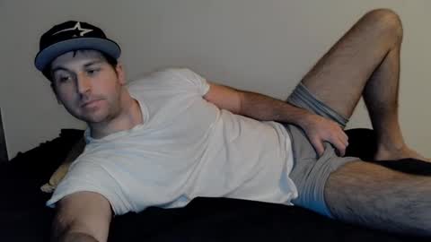 Snapshot of theetwohander chatting on February 7, 3:23 am Theetwohander online show from February 7, 3:23 am