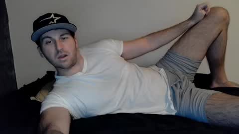 Snapshot of theetwohander chatting on February 8, 5:08 am Theetwohander online show from February 8, 5:08 am