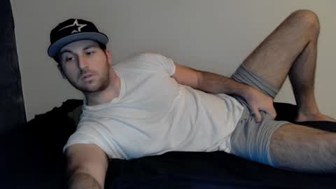 Snapshot of theetwohander chatting on February 12, 1:41 am Theetwohander online show from February 12, 1:41 am