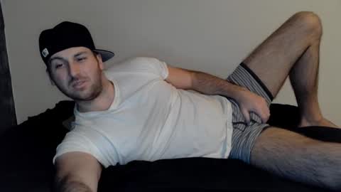 Snapshot of theetwohander chatting on February 13, 2:56 am Theetwohander online show from February 13, 2:56 am