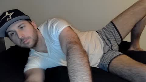 Snapshot of theetwohander chatting on February 14, 1:13 am Theetwohander online show from February 14, 1:13 am