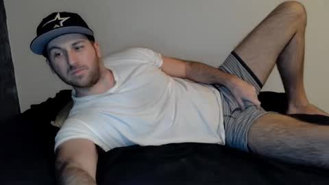 Snapshot of theetwohander chatting on February 15, 12:37 am Theetwohander online show from February 15, 12:37 am