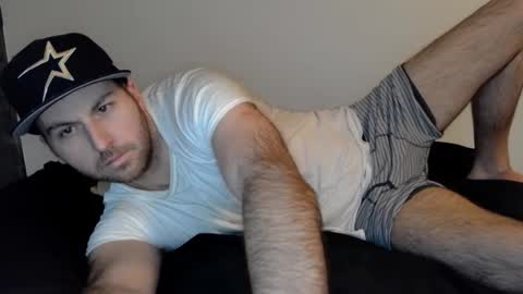 Snapshot of theetwohander chatting on February 15, 2:11 pm Theetwohander online show from February 15, 2:11 pm