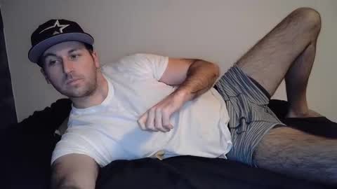 Snapshot of theetwohander chatting on February 19, 2:23 am Theetwohander online show from February 19, 2:23 am